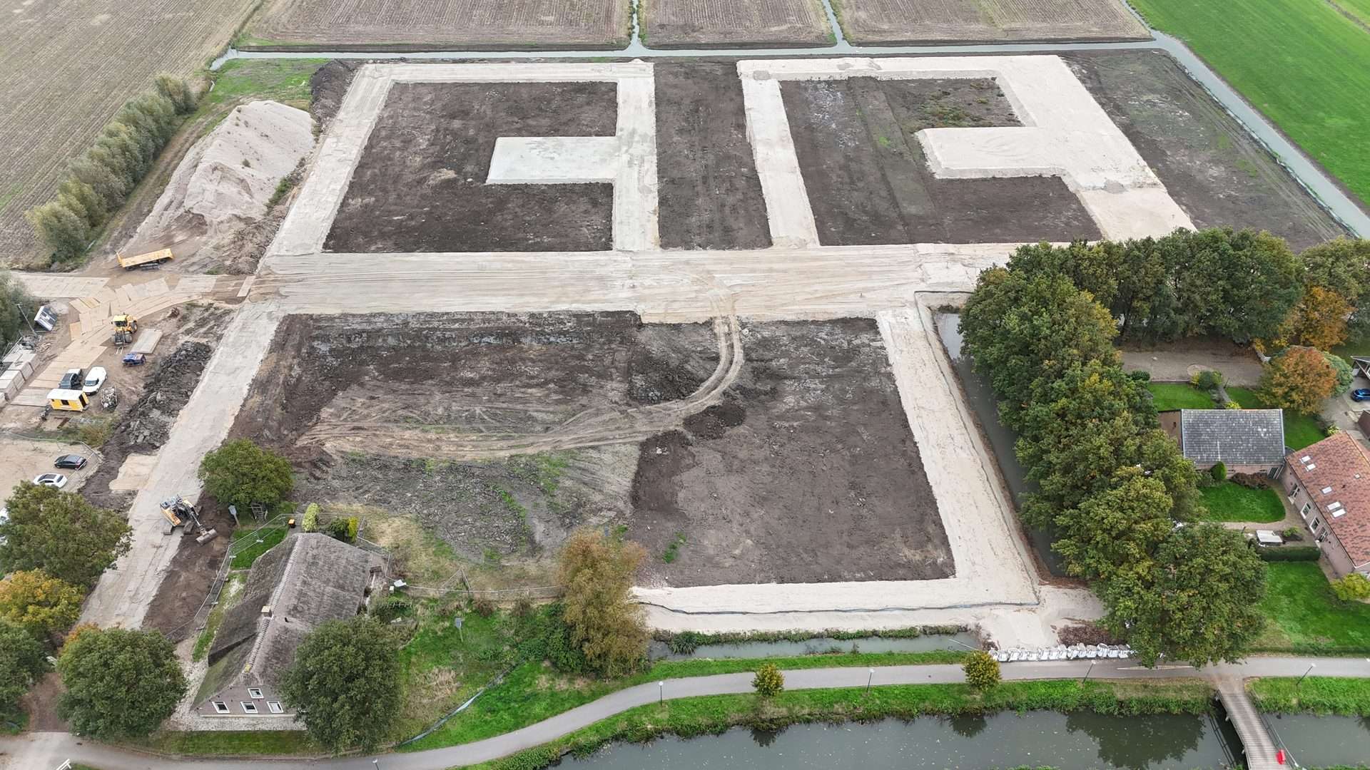 Grondverzet met zwaar materieel
